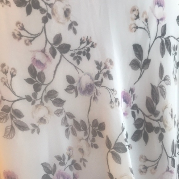 Beautiful floral Skirt - Picture 8 of 8